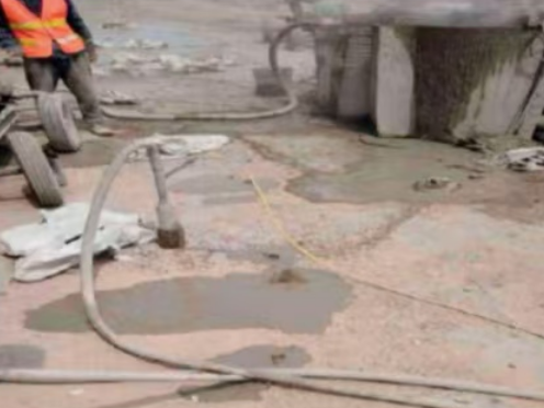 浦城水泥混凝土路面板底注浆技术 路面脱空注浆整治方案