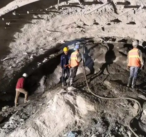 浦城拱顶带模注浆料的施工流程及注意事项